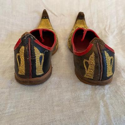 Vintage Turkish souvenir handstitched Leather Slippers