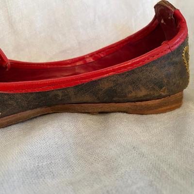Vintage Turkish souvenir handstitched Leather Slippers