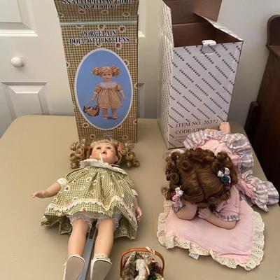 Lot 2 Dolls Porcelain Doll with Kittens