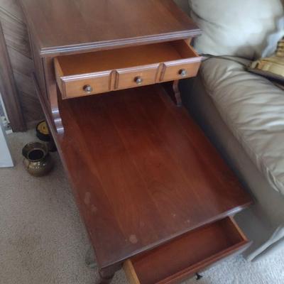 Pair of Matching Pennsylvania House Side Tables