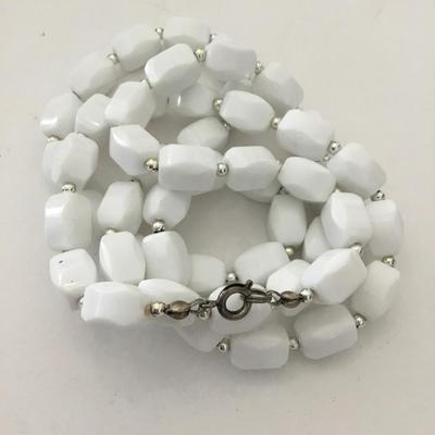 Vintage white beaded necklace