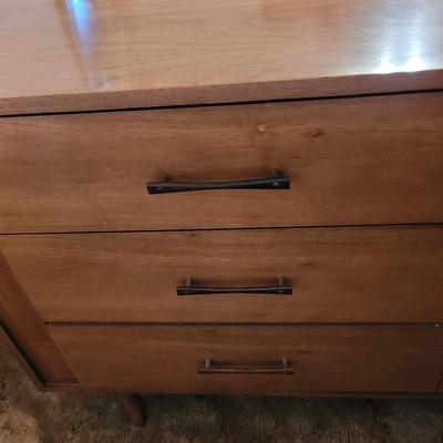 Mid century modern dresser, perfect condition