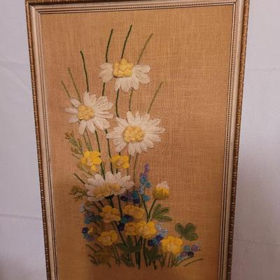 Embroidery on burlap daisies