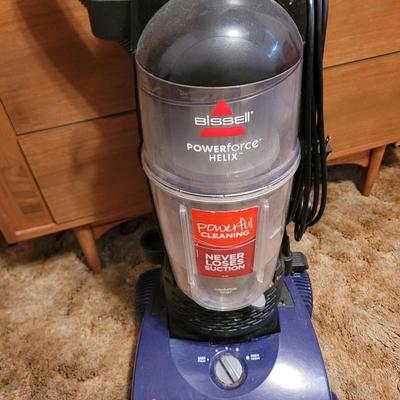 Bissell vacuum cleaner, works good