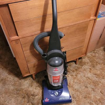 Bissell vacuum cleaner, works good
