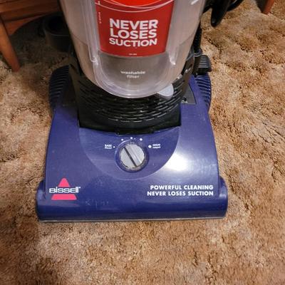 Bissell vacuum cleaner, works good