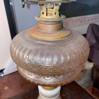 VINTAGE KEROSENE OIL LAMP