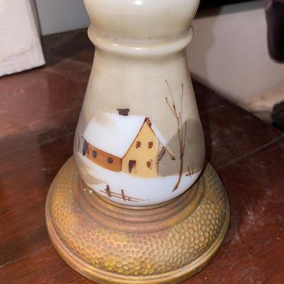 VINTAGE KEROSENE OIL LAMP