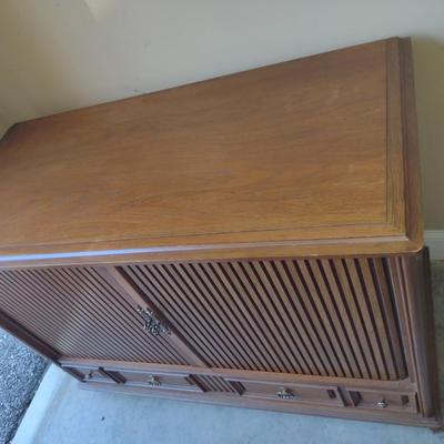 Vintage Wooden TV Console Cabinet with Roll Front Doors- Approx 43 1/2" x 20 1/2" x 31 1/4" Tall
