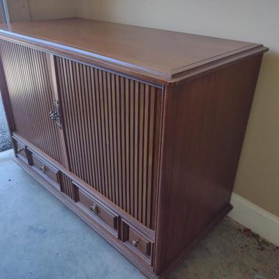 Vintage Wooden TV Console Cabinet with Roll Front Doors- Approx 43 1/2" x 20 1/2" x 31 1/4" Tall