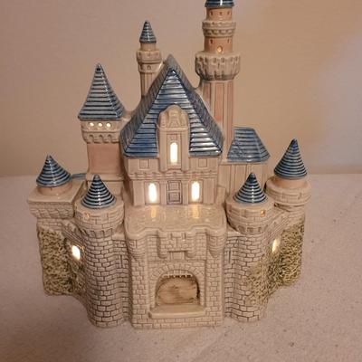 Magic Kingdom ceramic castle 1968 with original box