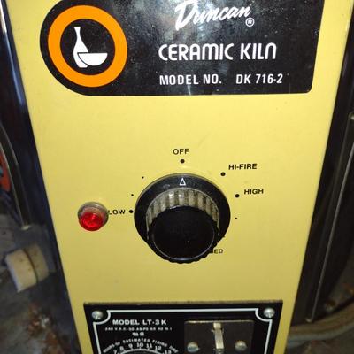Duncan Ceramic Kiln- Model LT-3K- Approx 19 3/4" in Diameter, 20" Tall