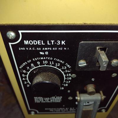 Duncan Ceramic Kiln- Model LT-3K- Approx 19 3/4" in Diameter, 20" Tall
