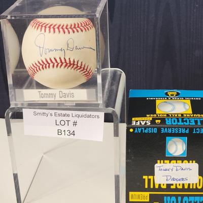 Tommy Davis OMLB Signed Autographed Baseball In Collectors Case