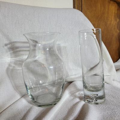 2 crystal vases