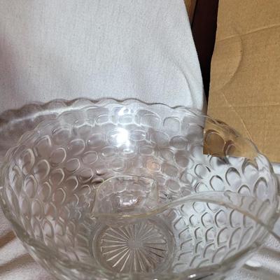 Crystal punchbowl with 12 cups and hooks