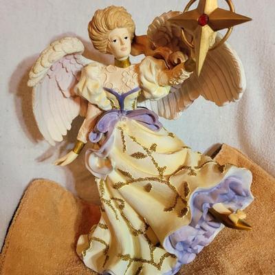 United Design Flying Angel Holding Star Figurine