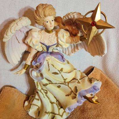 United Design Flying Angel Holding Star Figurine