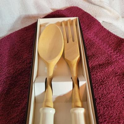 Souvenir Disney serving tongs, New in box