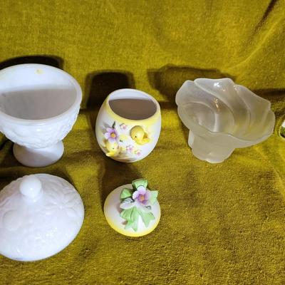 Dainty containers