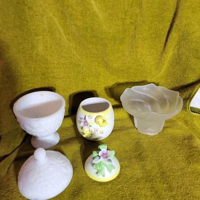Dainty containers