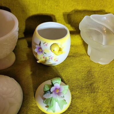 Dainty containers