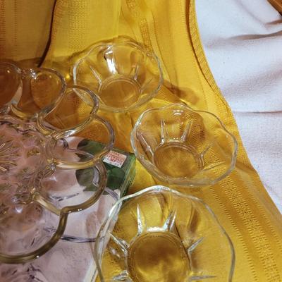 Anchor hocking serving platter and 3 small serving bowls