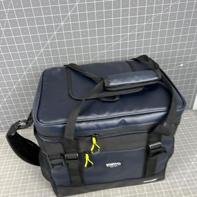 IGLOO Max COLD Soft Cooler with Handles