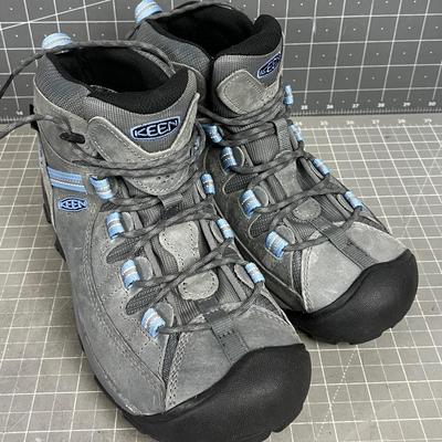 NEW KEEN Hiking Boots 