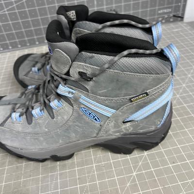 NEW KEEN Hiking Boots 