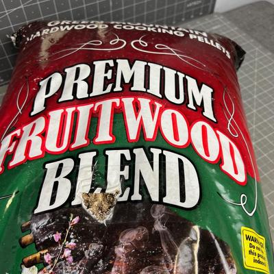 Green Mountain Fruit Wood Blend Pellets, 28 Pounds 