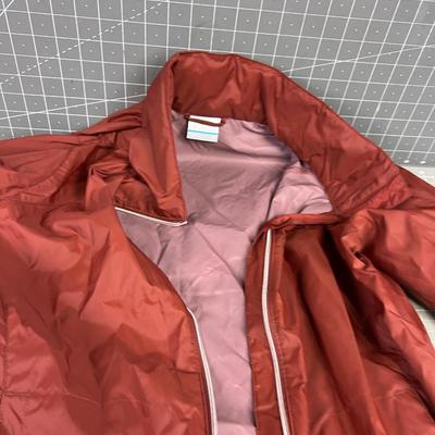 Columbia Woman's Switch Back Jacket (thin Wind Breaker with a hidden Hood) 