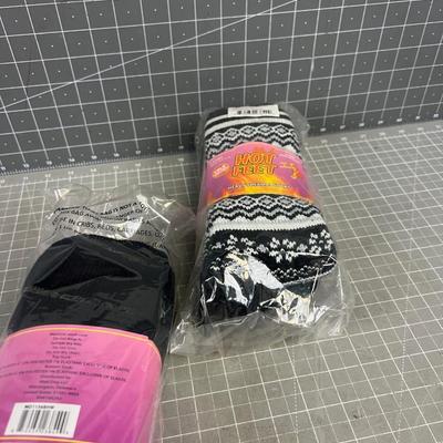 (2) Sets of WOMEN'S HOT FEET (total 4) Socks