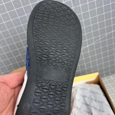 Stoney River NAVY Slippers 