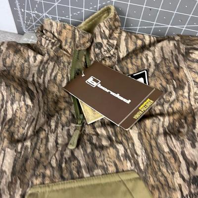 (2) CHESAPEAKE  BOYS 8  Youth  Size Small  TWIN Set of Pullover Jackets CAMO.  