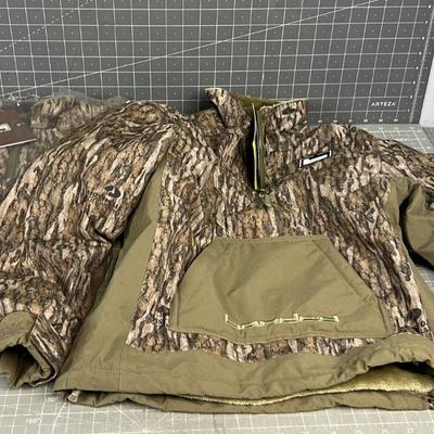 (2) CHESAPEAKE BOYS   Youth  Size Medium TWIN Set of Pullover Jackets CAMO.  