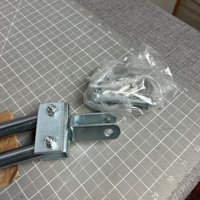 Universal Hitch for Sled and Ice Houses. NEW in the Box.