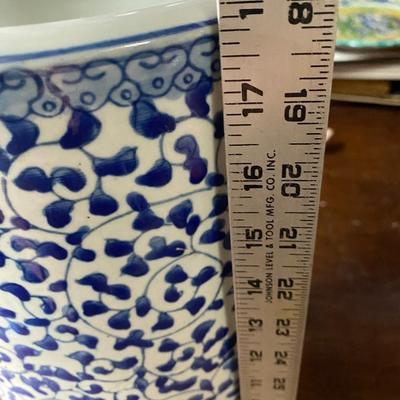 18" blue and white umbrella stand