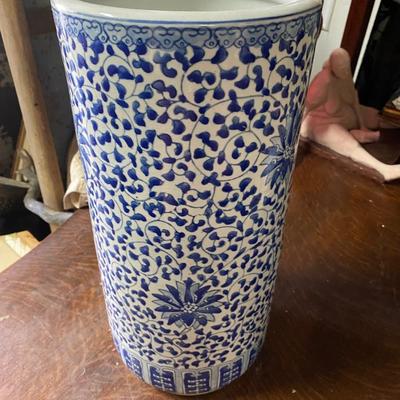18" blue and white umbrella stand