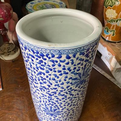 18" blue and white umbrella stand