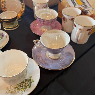 Group of ceramic Tea Cups & Saucers