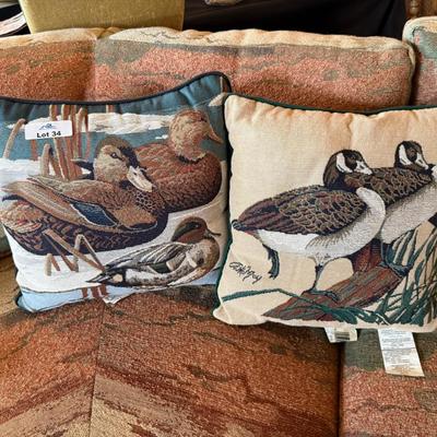 Set of 4 throw pillows - 1 Pheasant & 3 duck themed