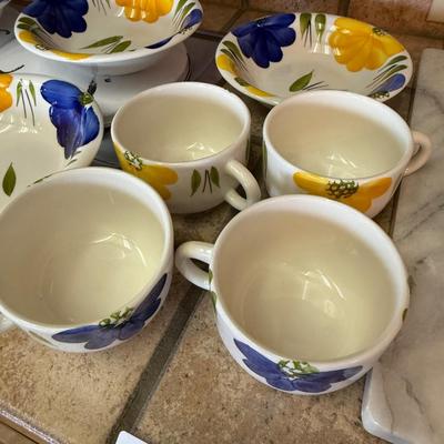 Set of Italian ceramic La Primula hand painted bowls/mugs