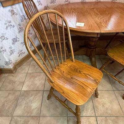 Oak wood Dining Set w/4 chairs & 1 leaf