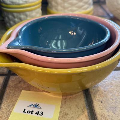Set of 3 Vintage McCoy ceramic mixing bowls