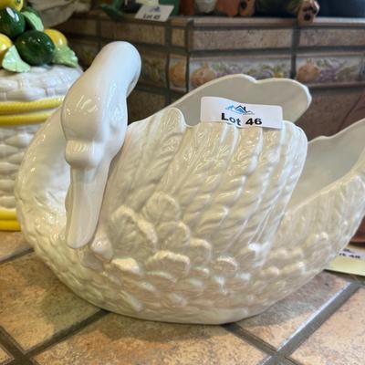 Large White Ceramic Swan Soup Turrene/Display Piece