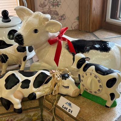 Assortment of Cow Themed kitchen decor