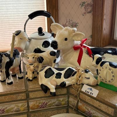 Assortment of Cow Themed kitchen decor