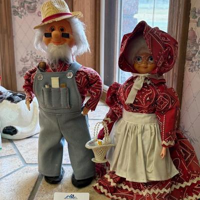 Pair of country themed Dolls - Man & Woman