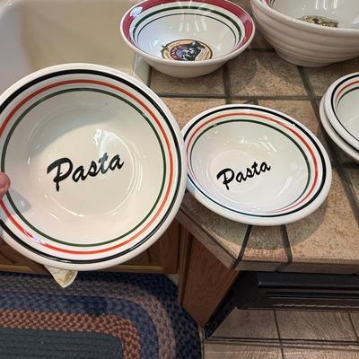 3 Large Pasta Serving Bowls & 4 other bowls